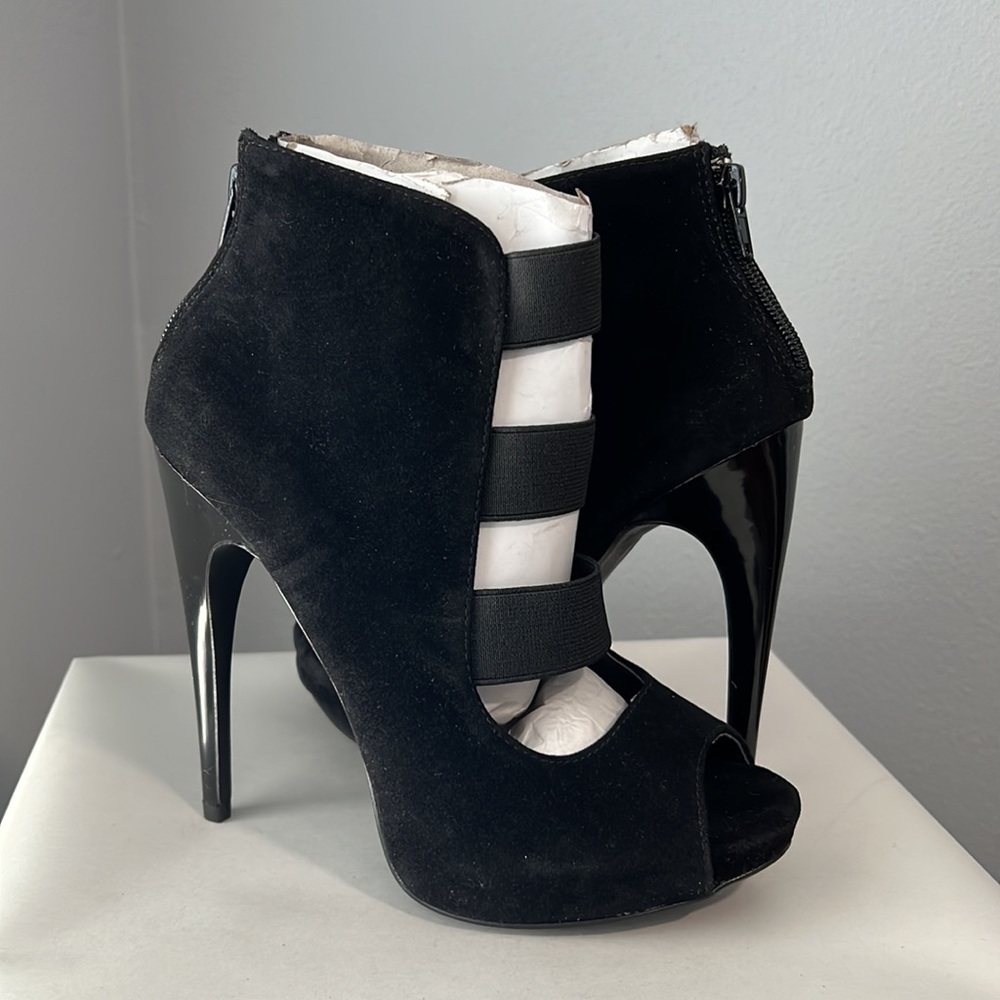 New DOLLHOUSE SPYGLASS Black Open Toe Heels
